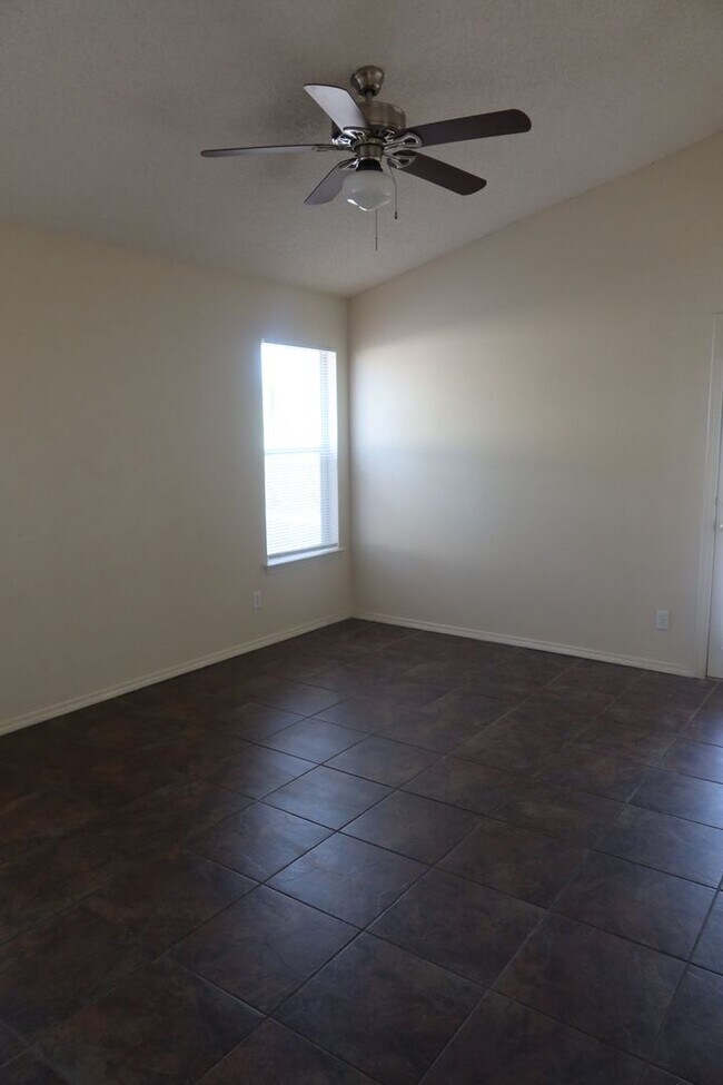 Building Photo - 3704 Leticia St