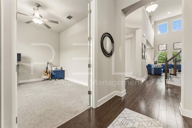 Building Photo - 240 Cross Timbers Dr