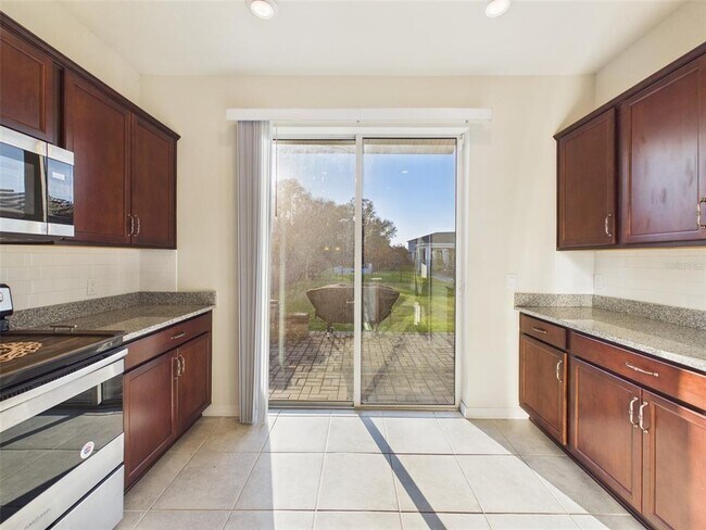 Building Photo - 5164 Chickadee St