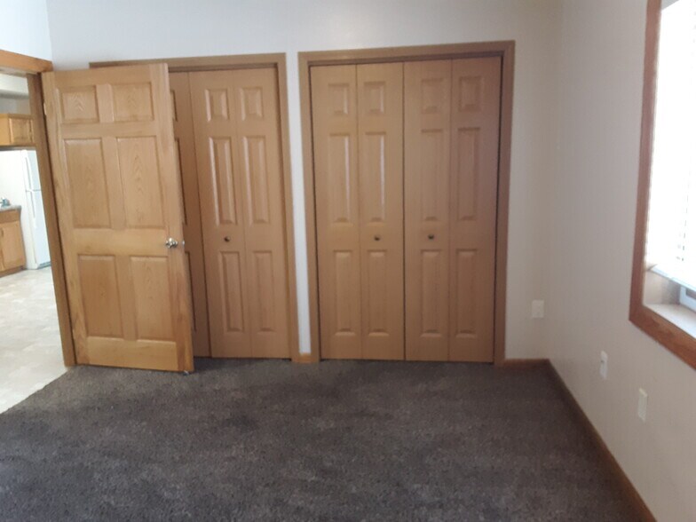 Building Photo - 2414 W 10th St