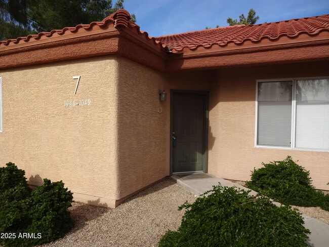 Building Photo - 2929 W Yorkshire Dr