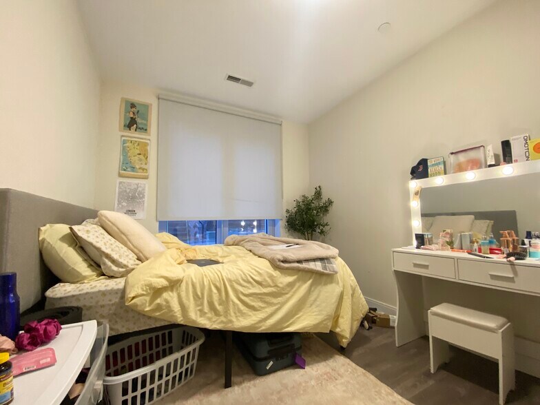 Building Photo - 1025 Tremont St