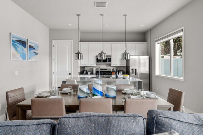 Building Photo - 7740 Sandy Ridge Dr