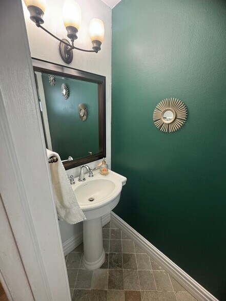 Building Photo - 6843 NW 29th Ave