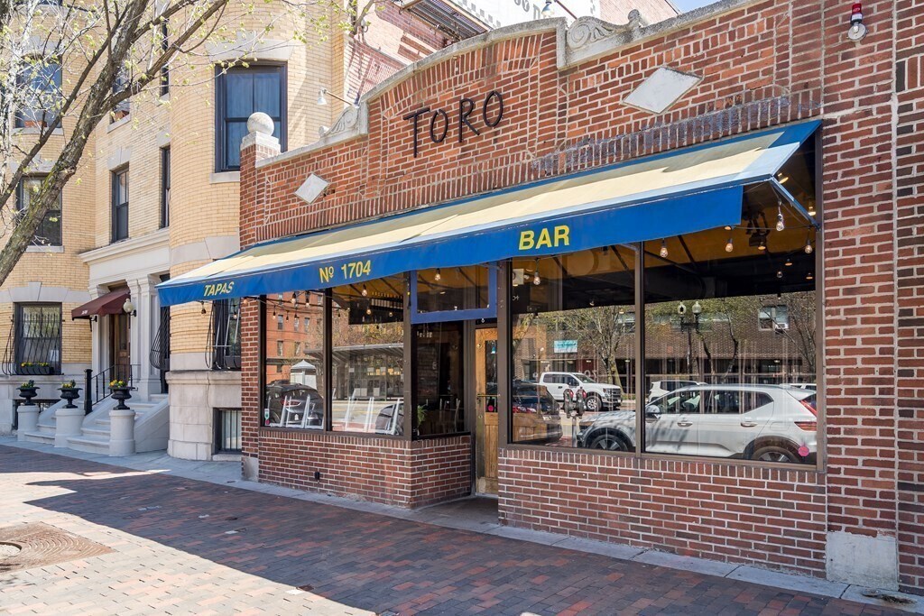 Building Photo - 1721 Washington St