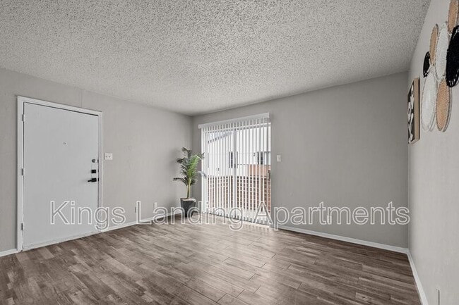 Building Photo - 304 C Kings Way Dr