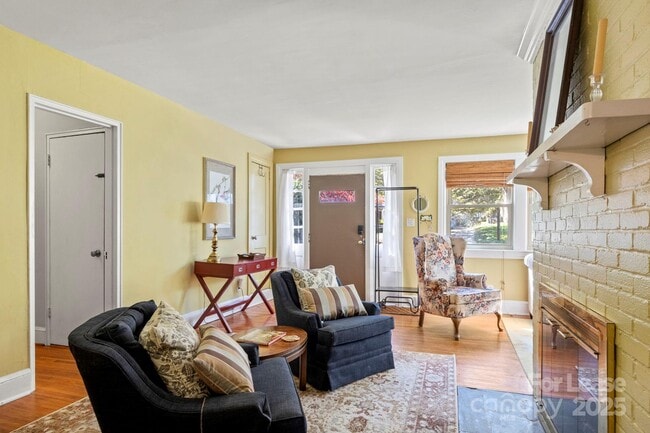 Building Photo - 2917 Forest Park Dr