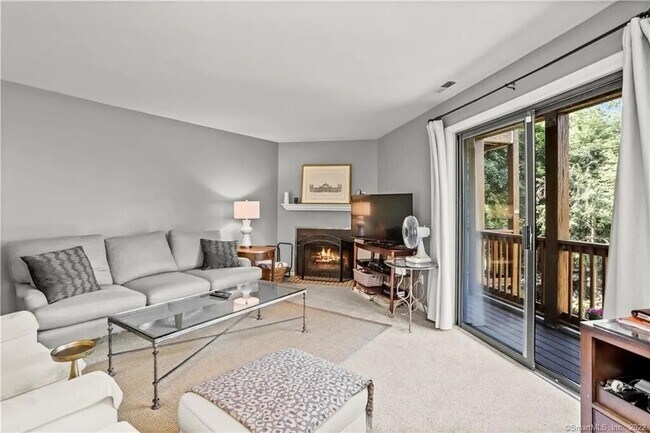 Building Photo - 3 Seir Hill Rd