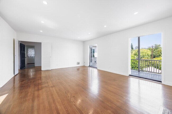 Building Photo - Stunning, remodeled rental in Historic Fra...