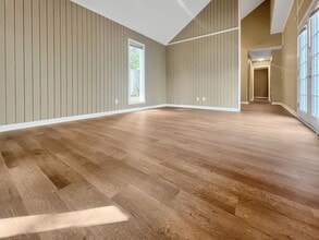 Building Photo - For Rent – 3 Bed / 2 Bath Home