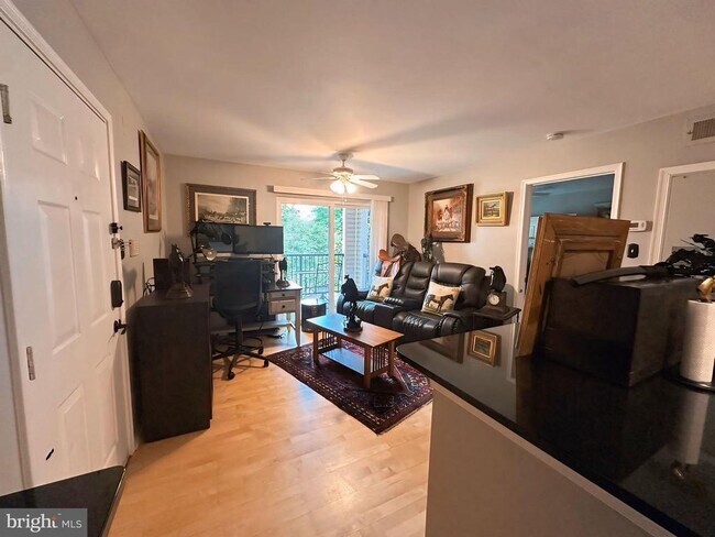 Primary Photo - 3306 Wyndham Cir