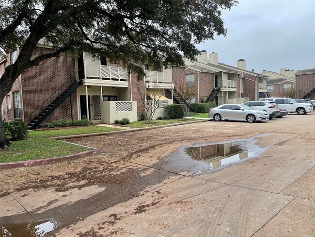 Building Photo - 2121 El Paseo St