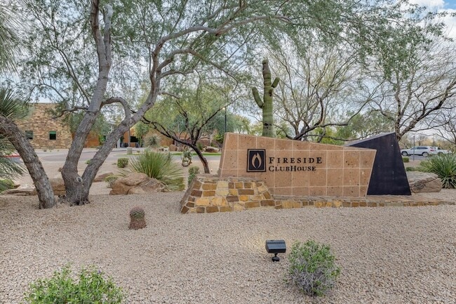 Building Photo - 3983 E Cat Balue Dr