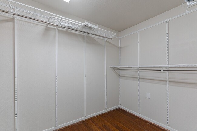 Building Photo - 5214 Sunlight Hill Ct