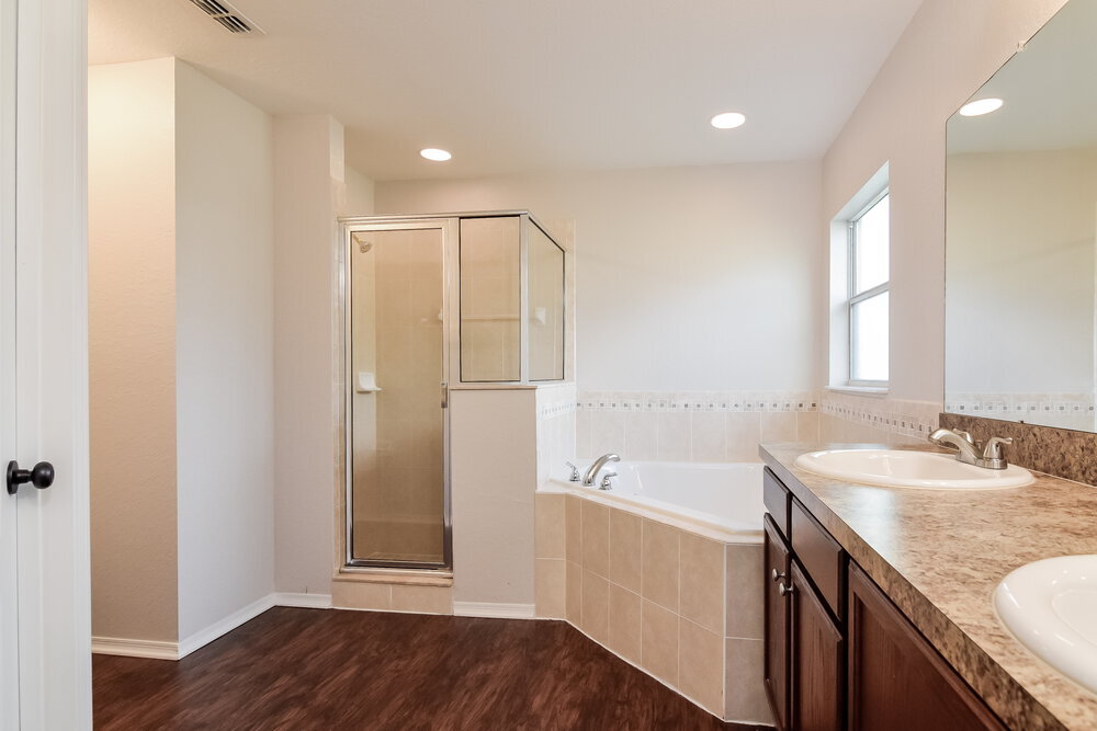 Building Photo - 2146 Mirasol Dr
