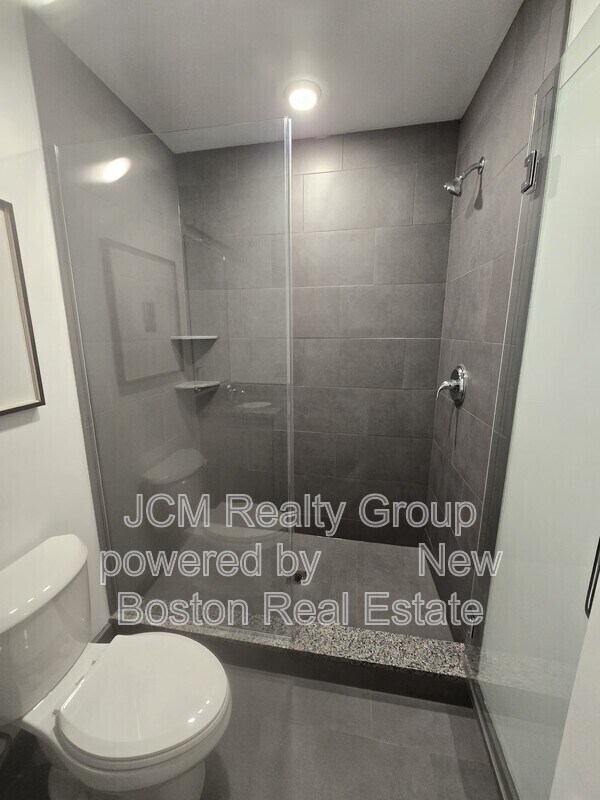 Building Photo - 165 Hawthorne St