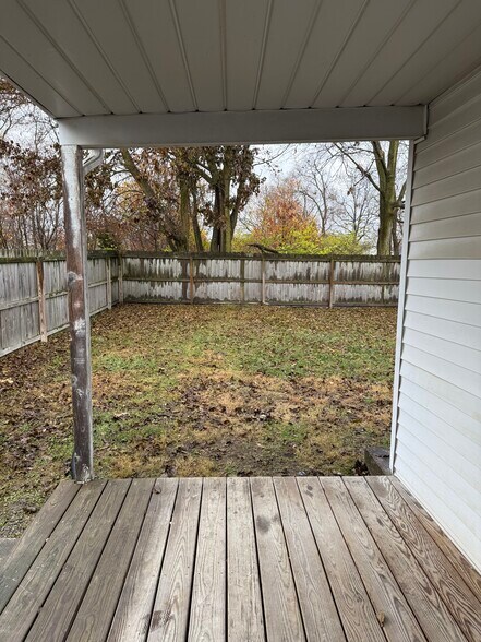 Building Photo - 509 E Mill St