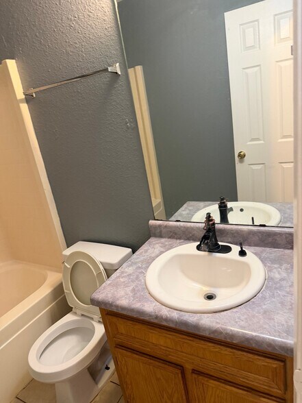 Building Photo - 4307 Shawn Dr
