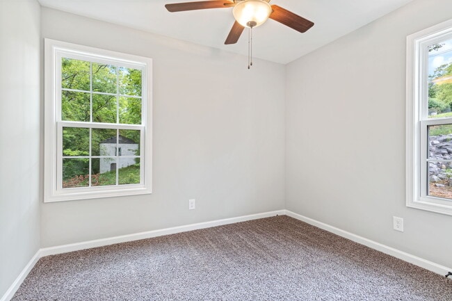 Building Photo - 2645 UNIT B Bell St