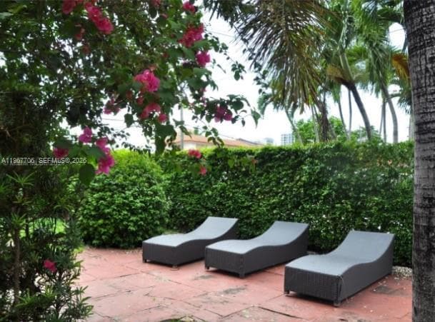 Building Photo - 2401 SW 31st Ave