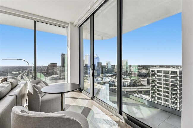 Building Photo - 1000 Water St