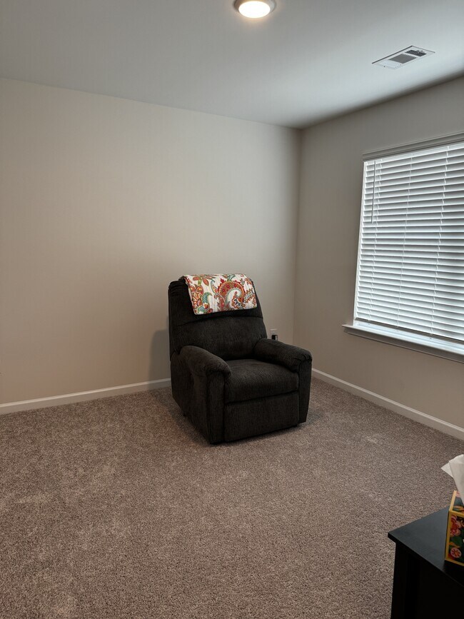 Building Photo - 230 Pedric Dr