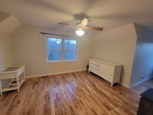 Building Photo - 160 Turkey Hollow Ct