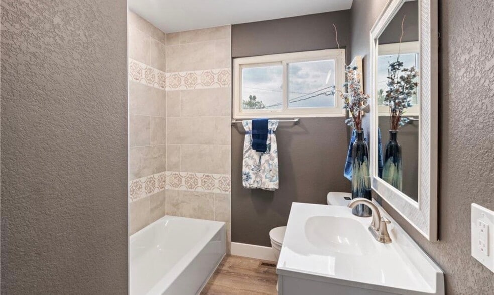 Building Photo - 1929 S Prospect Ave