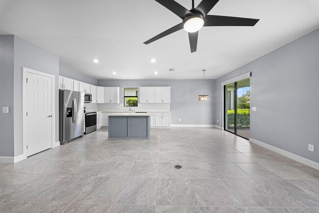 Building Photo - Modern Living 3-bedroom, 2-bath home in Alva