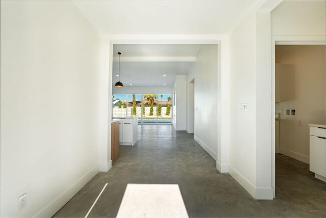 Building Photo - 416 Rosa Parks Rd