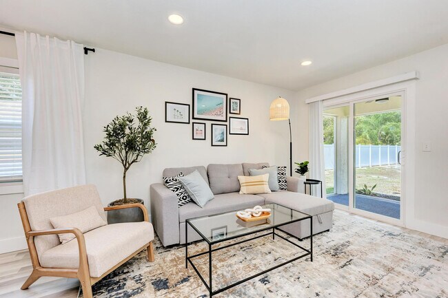 Primary Photo - 8 Bay Acres Ave