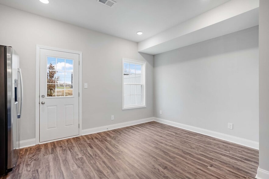 Building Photo - 541 New S Dr