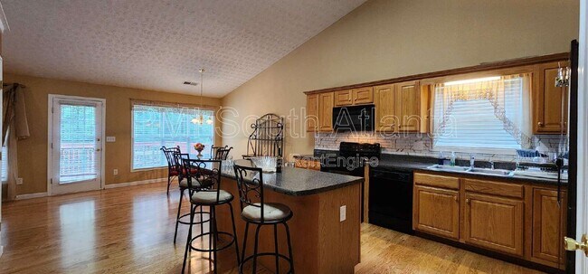 Building Photo - 4284 Cedar Lake Cove