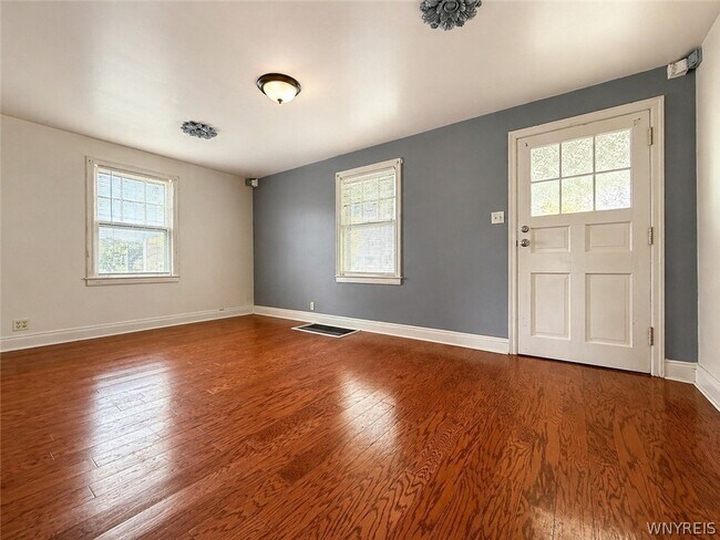 Building Photo - 3225 Belden Pl
