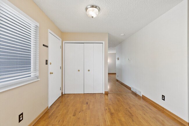 Building Photo - 7105 Omaha Blvd