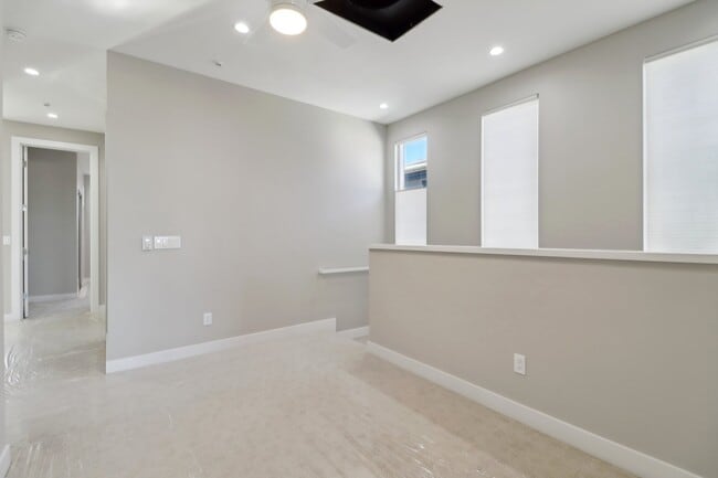 Building Photo - 2942 Copley Ave