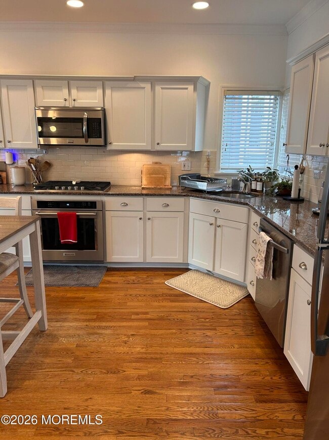 Building Photo - 6 Cook St