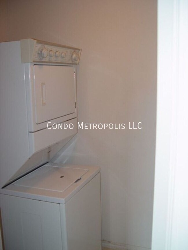 Building Photo - 2632 Robert Trent Jones Dr