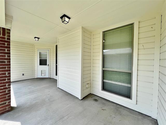Building Photo - 600 Bretts Way