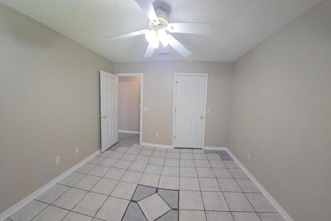Building Photo - 418 Pristine Water Ln