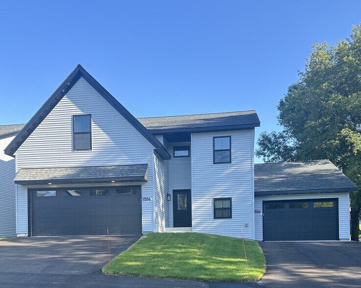 Building Photo - 1504 Lower Trentwood Cir NE