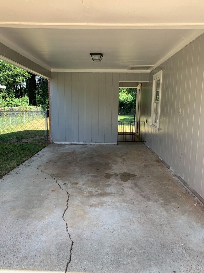 Building Photo - Adorable home in Shreveport