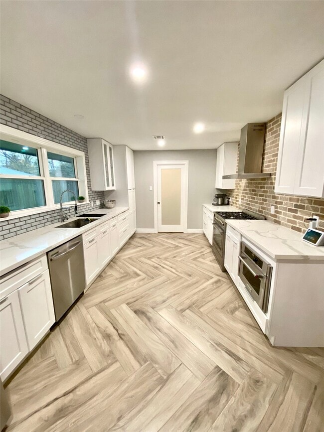 Building Photo - 7917 Ridgeview Dr