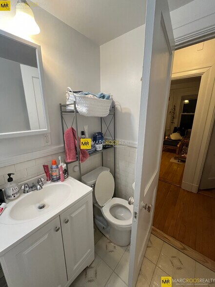 Building Photo - 100 Saint Marys St