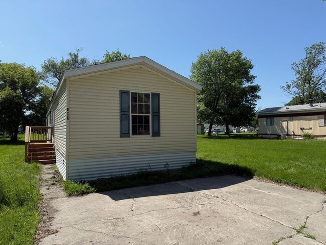 Building Photo - 808 N 8th St