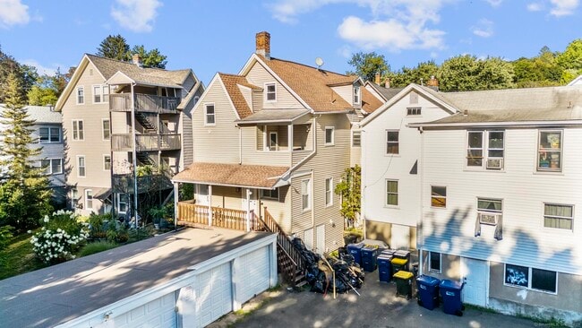 Building Photo - 121 N State St