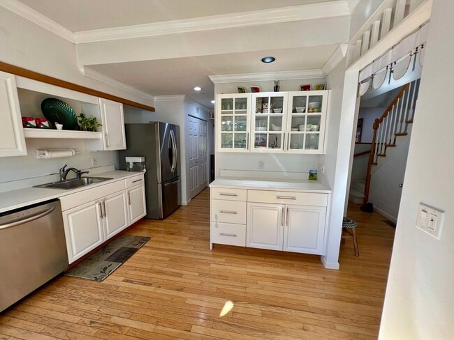 Building Photo - 9 Maple Ridge Dr