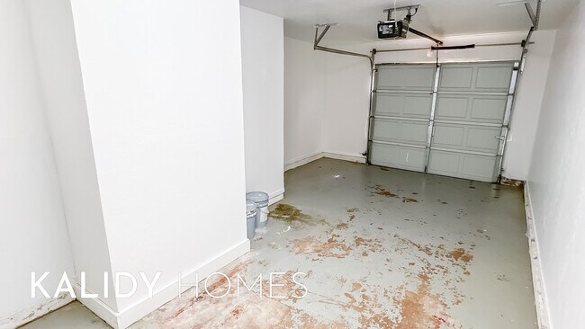 Building Photo - 2629 SW 56th St