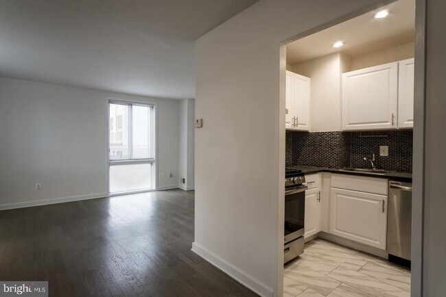 Building Photo - 301 I St SW