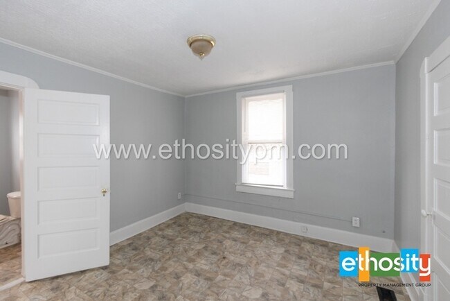 Building Photo - 2142 Webb St, Indianapolis, IN